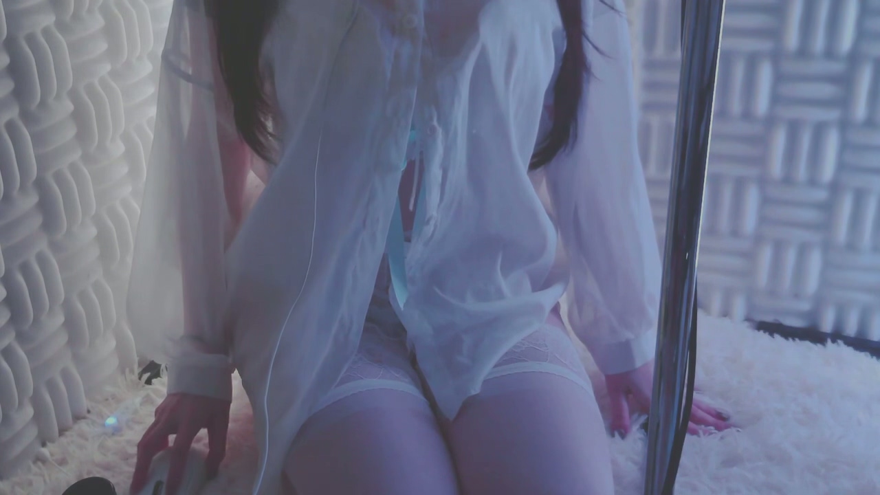 実写LIVE】いい夫婦の日コスプレ♡耳舐めASMR♡.mp4_20251201_203946.925.jpg akari 耳边轻抚ASMR 390MB  第1张